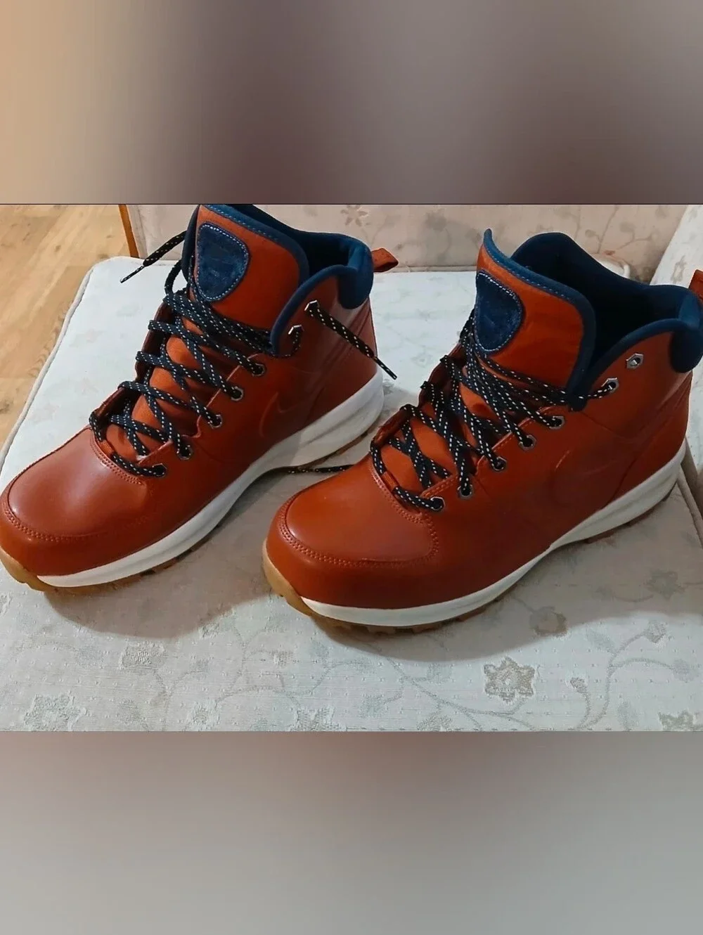 11.5 Nike Manoa Slightly Used